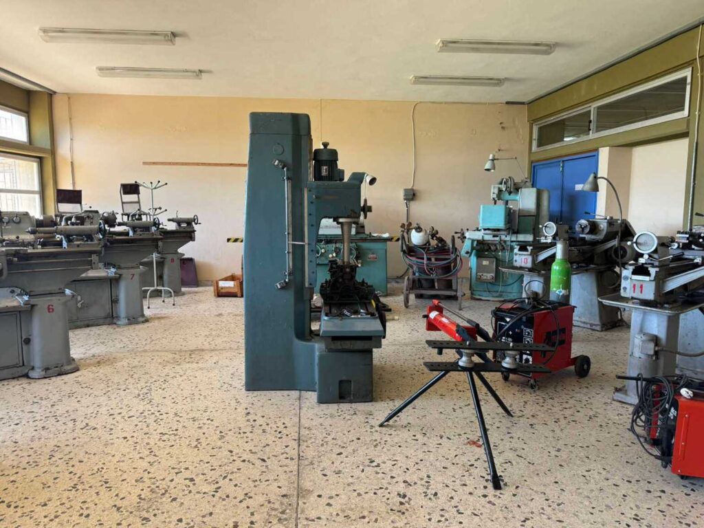 Εργαστήρια Μηχανολογικών Κατασκευών - Εργαλειομηχανές